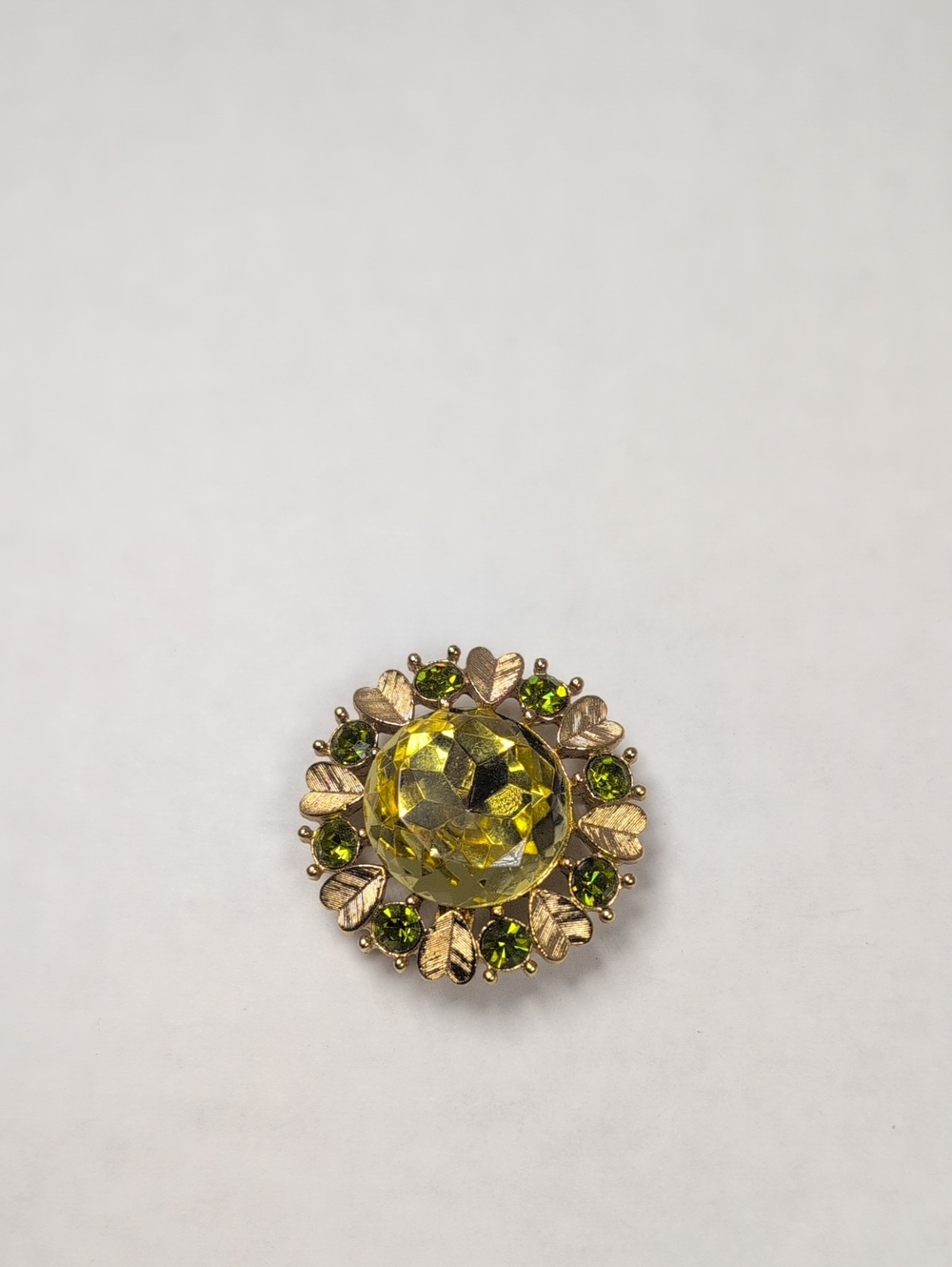Vintage Avon 1974 Sun Brilliants Brooch/Pendant